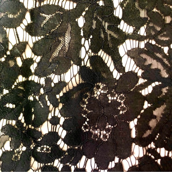 White House Black Market Lace Top Black Floral Sleeveless Crew Neck - Picture 4 of 10